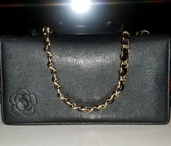 SOLD Chanel Camellia WOC - Picture 2 of 8